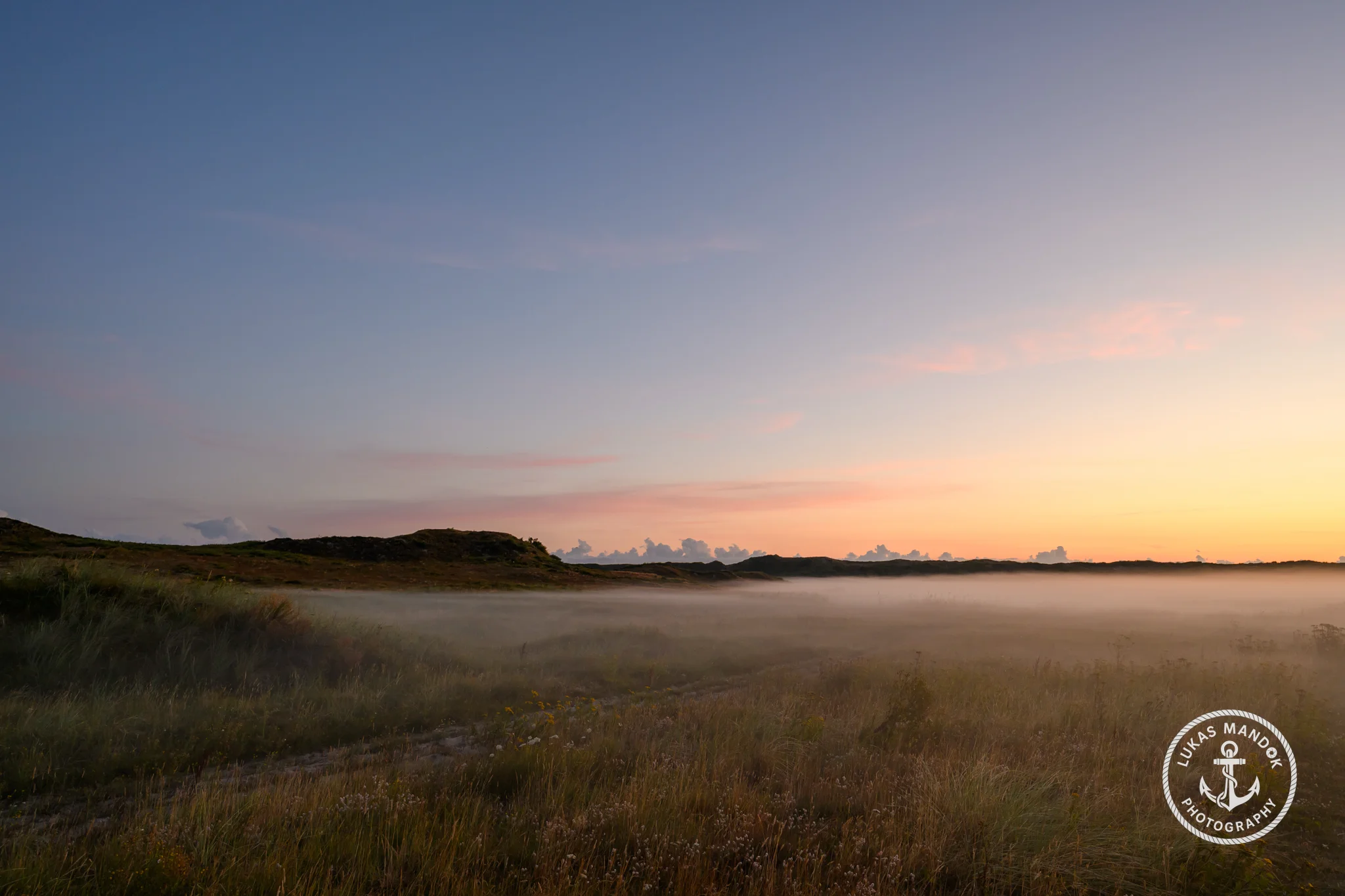 Frühnebel in den Dünen
