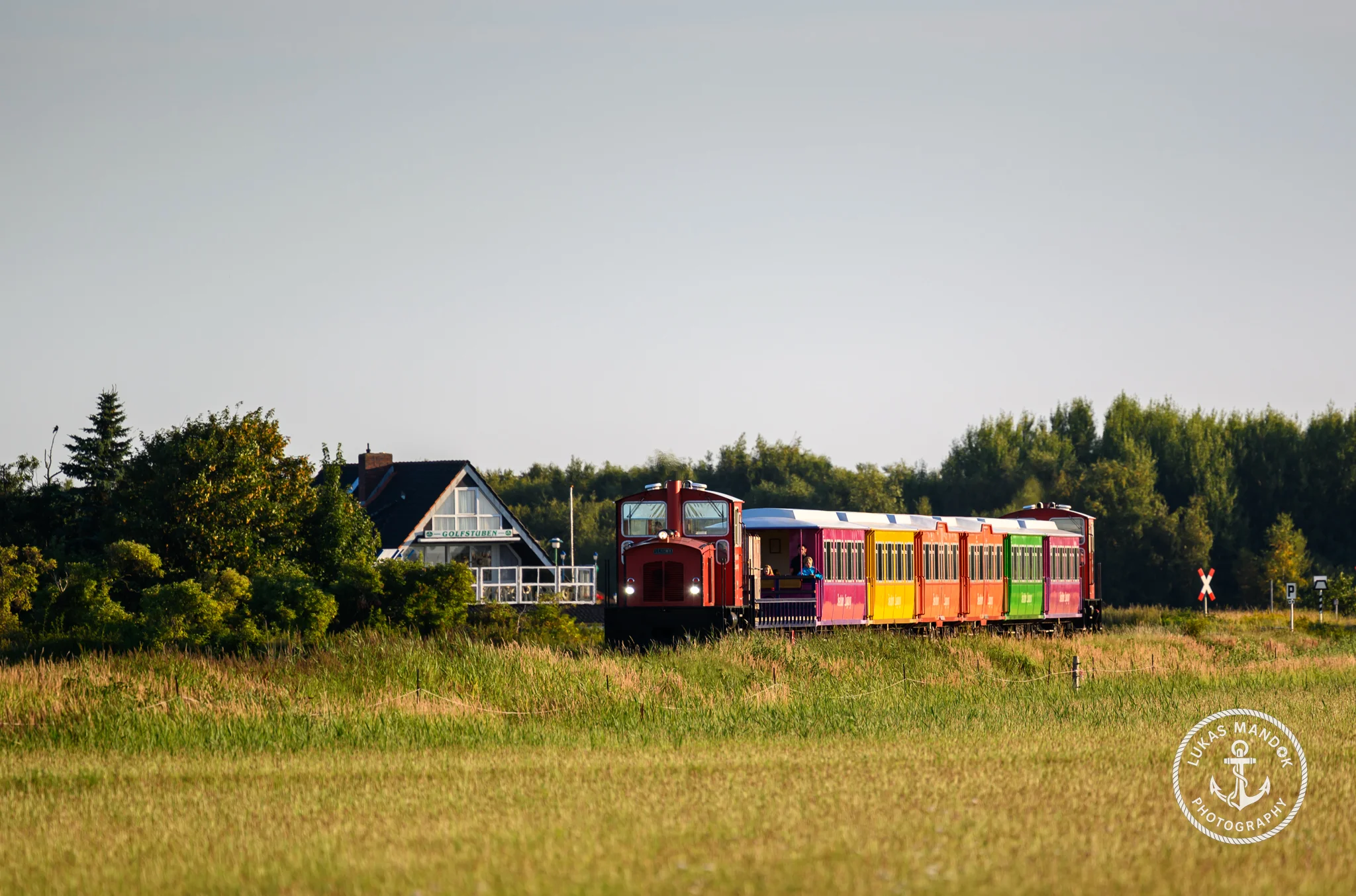 Inselbahn am frühen Morgen